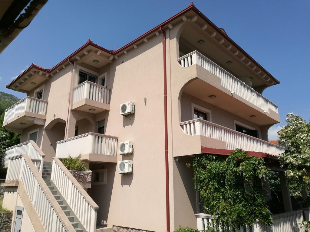 הרצג-נובי Vila Jadranka Apartments מראה חיצוני תמונה